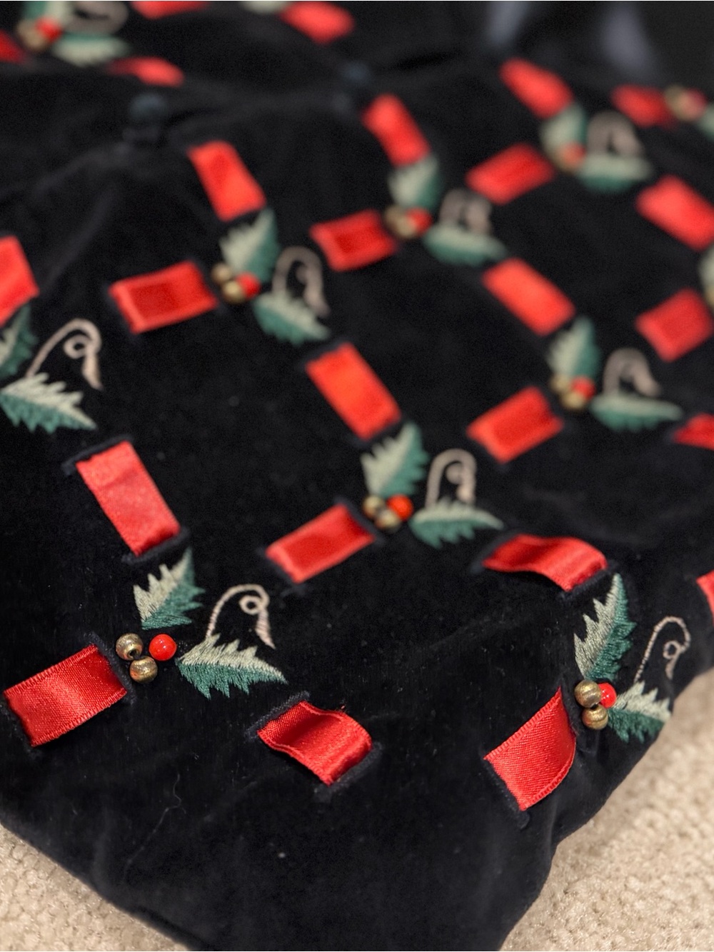 Vintage Tantrums Black Velvet Christmas Vest Holly Ribbon Large - Picture 6 of 9